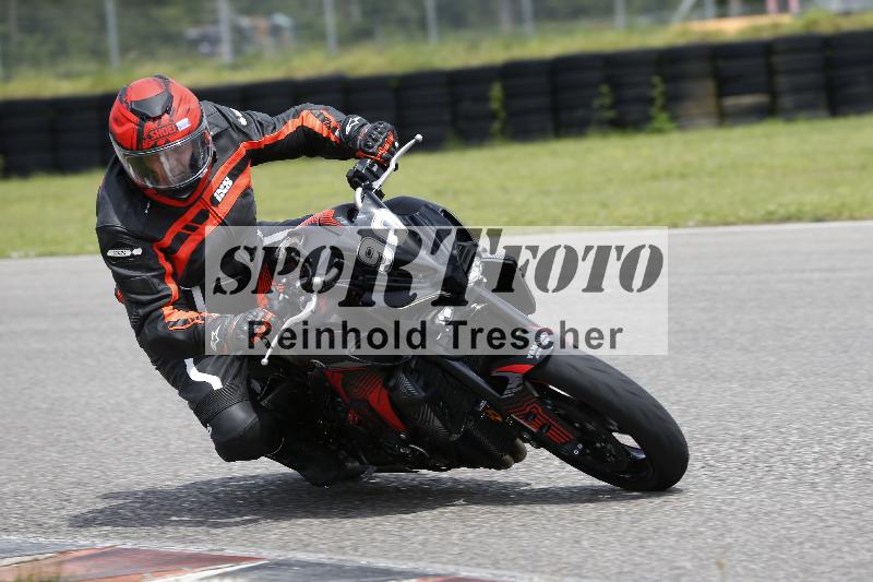 /Archiv-2024/29 12.06.2024 MOTO.CH Track Day ADR/Gruppe blau/90